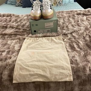 Ivy park  sneakers and tee shirts